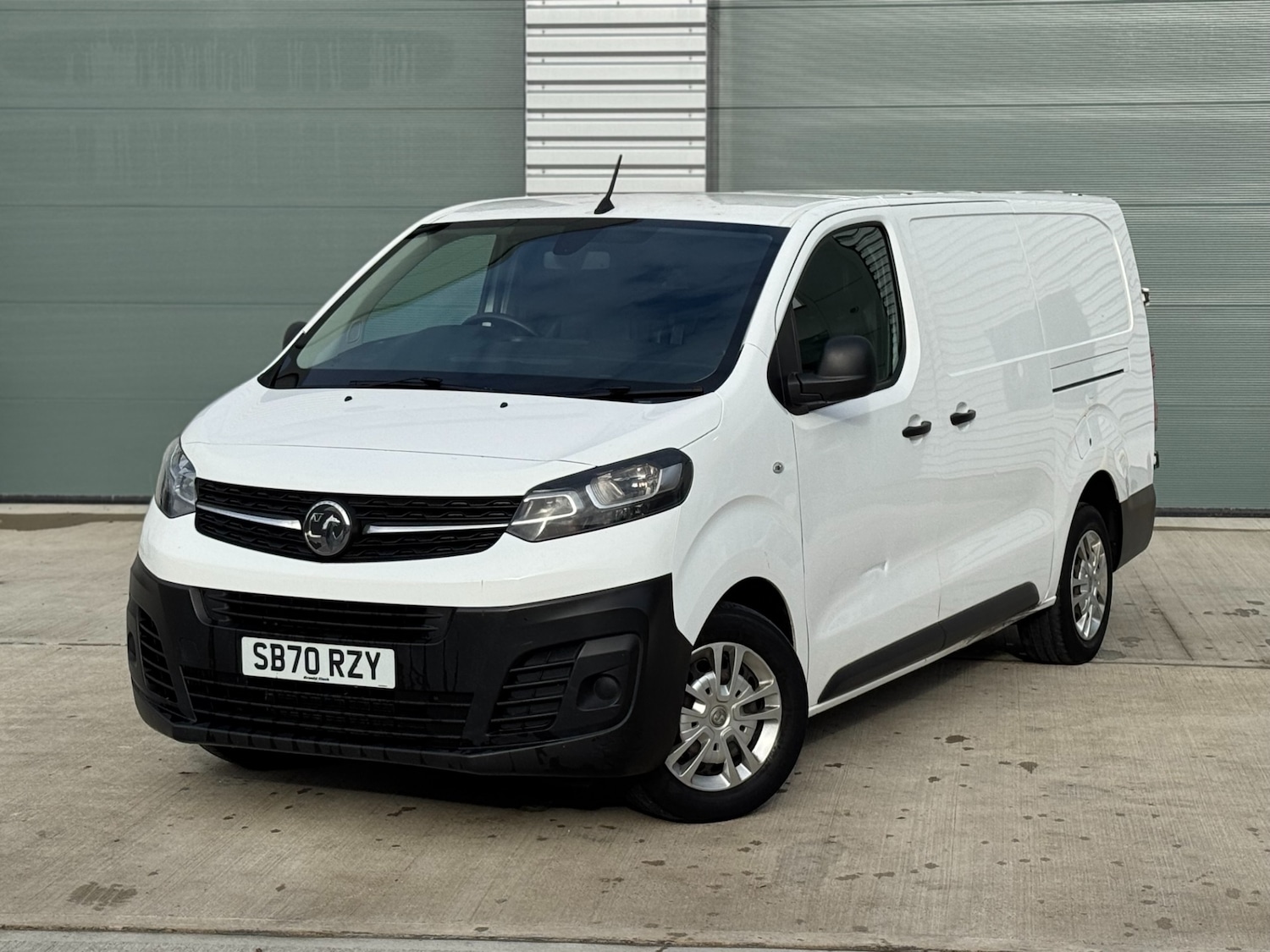 Used Vauxhall Vivaro 2020 for sale - 76340846: Photo 2