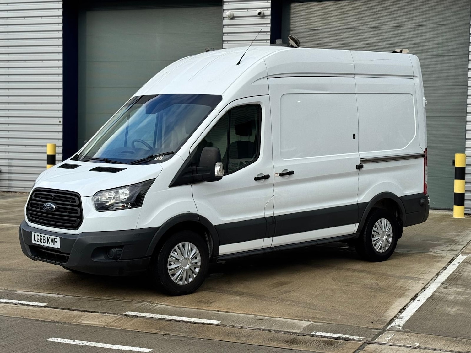 Used Ford Transit 2018 for sale - 77260813: Photo 2