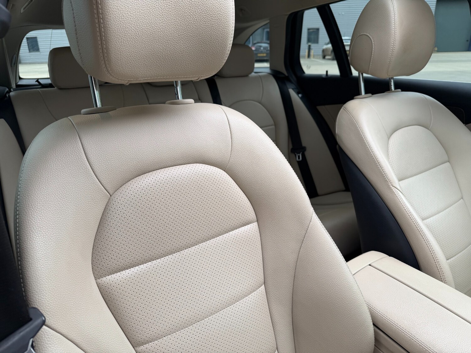 Used Mercedes-Benz C Class 2015 for sale - 77997380: Photo 26