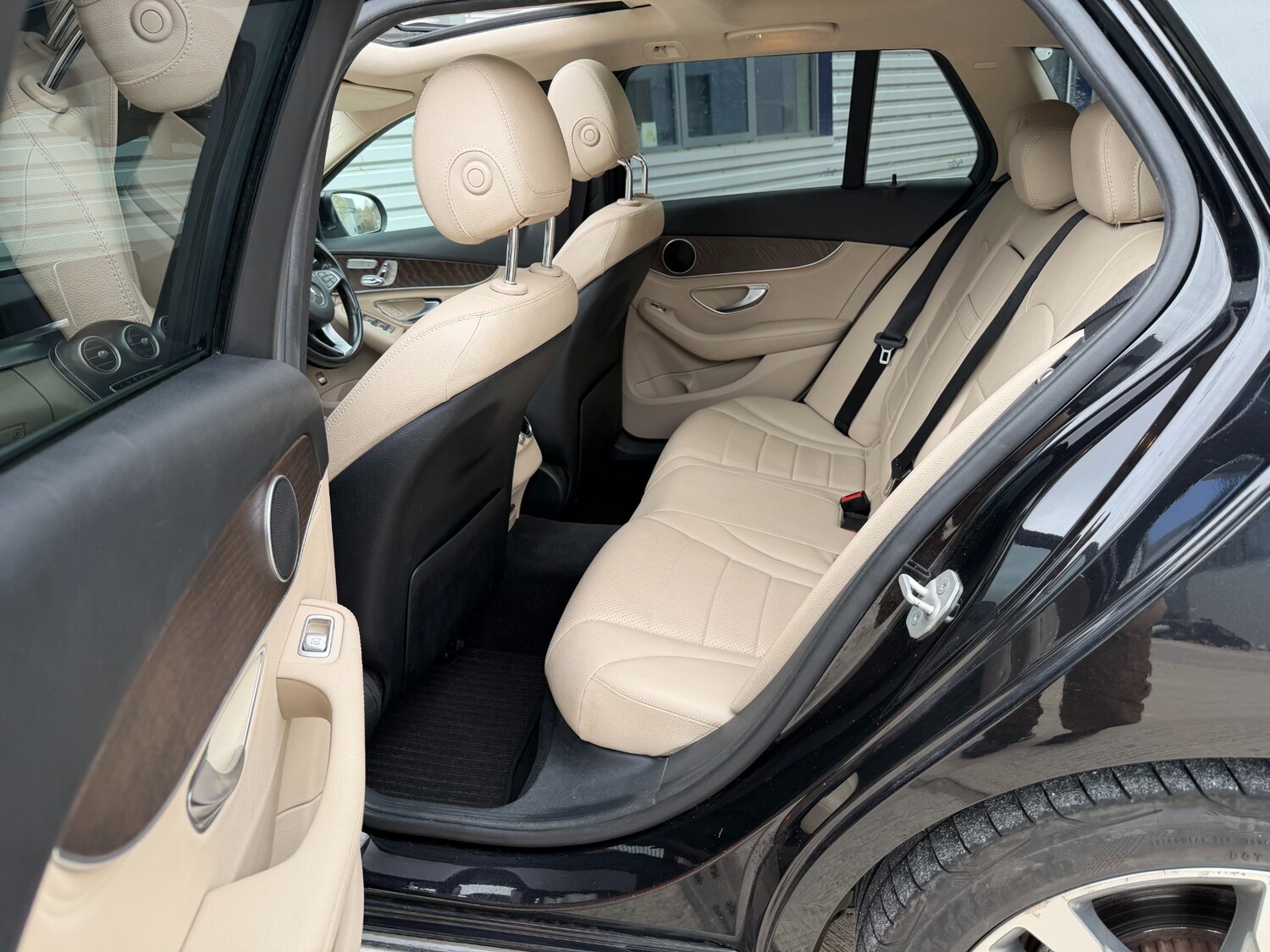 Used Mercedes-Benz C Class 2015 for sale - 77997380: Photo 28