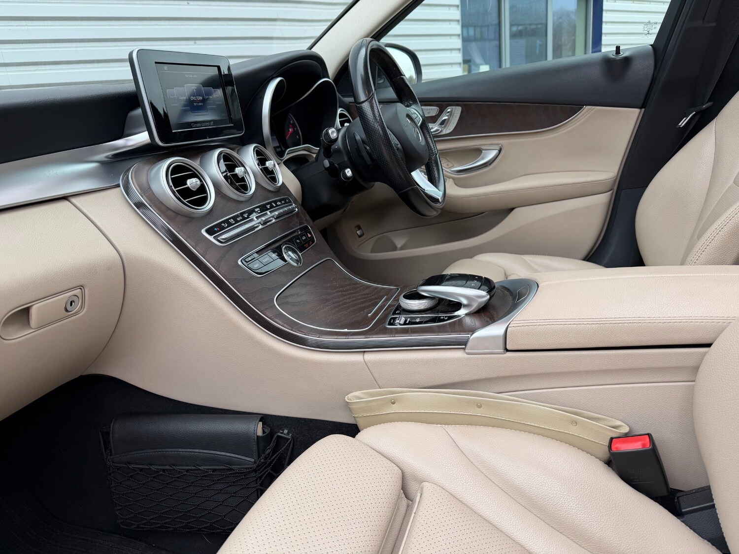 Used Mercedes-Benz C Class 2015 for sale - 77997380: Photo 30