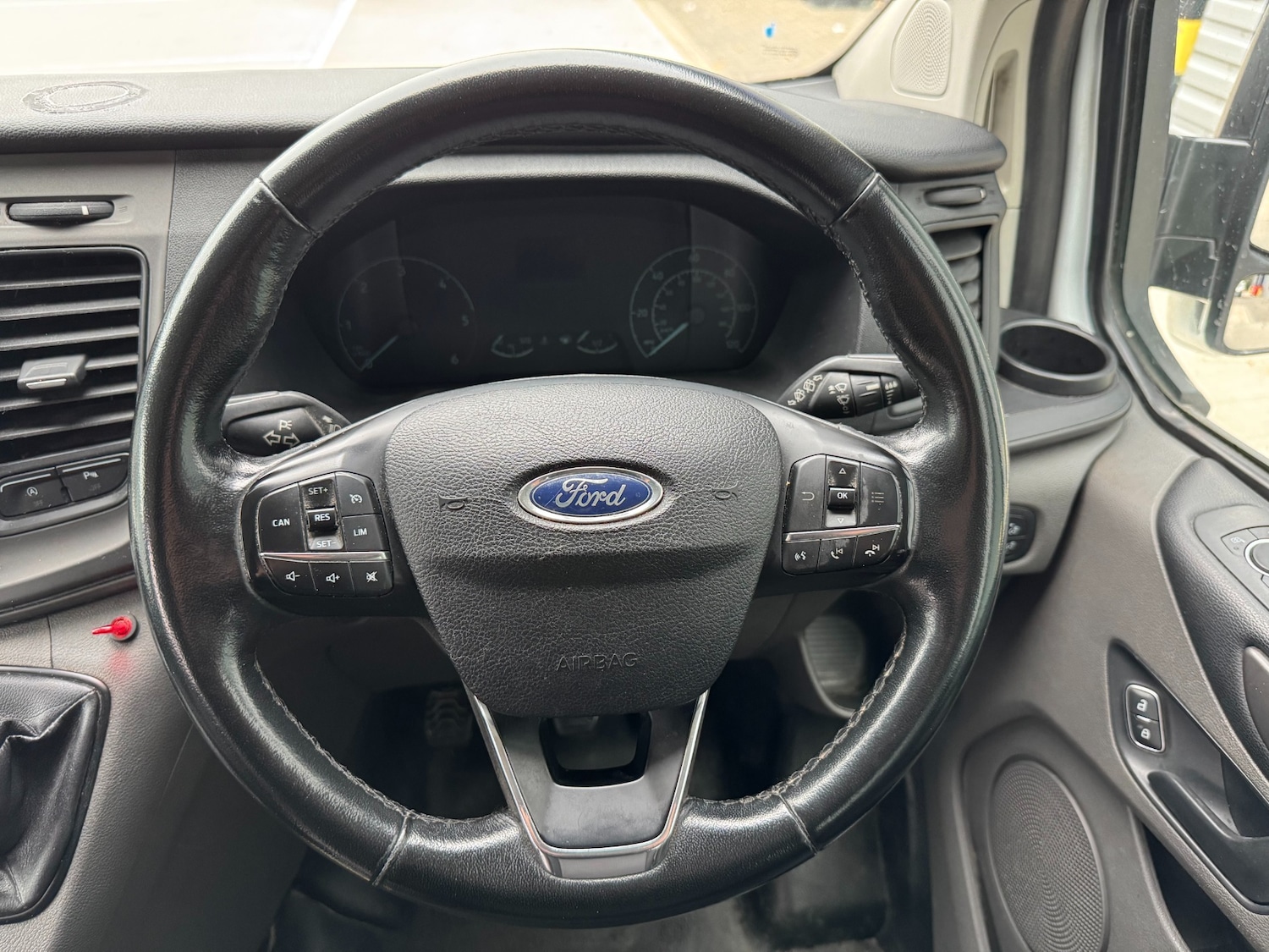 Used Ford Tourneo Custom 2018 for sale - 76288520: Photo 15