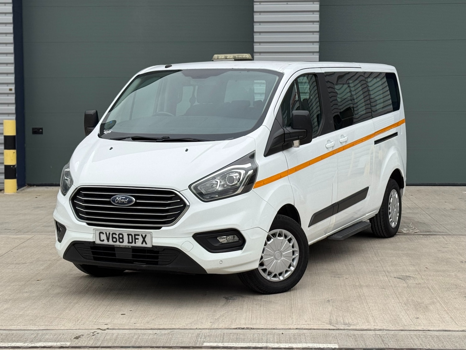 Used Ford Tourneo Custom 2018 for sale - 76288520: Photo 2