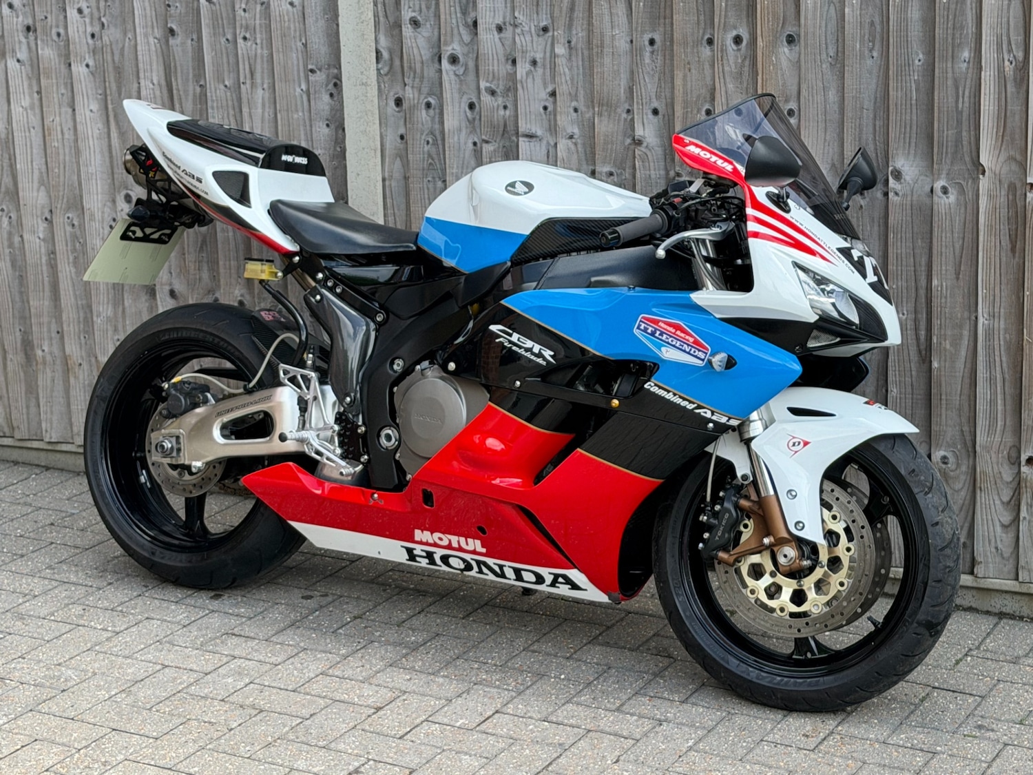 Used Honda CBR 2006 for sale - 78815536: Photo 3