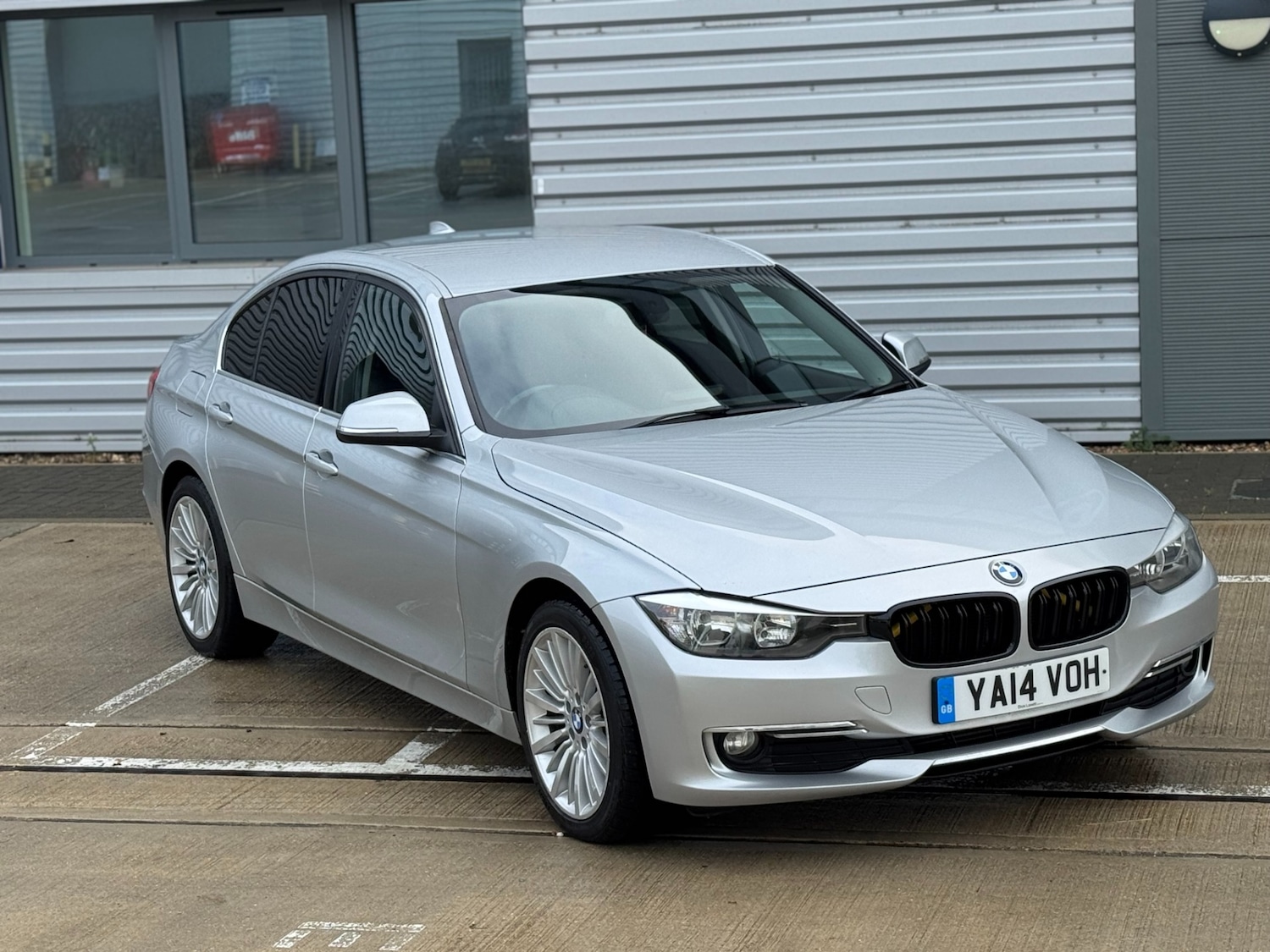 Used BMW 3 Series 2014 for sale - 76329750: Photo 2