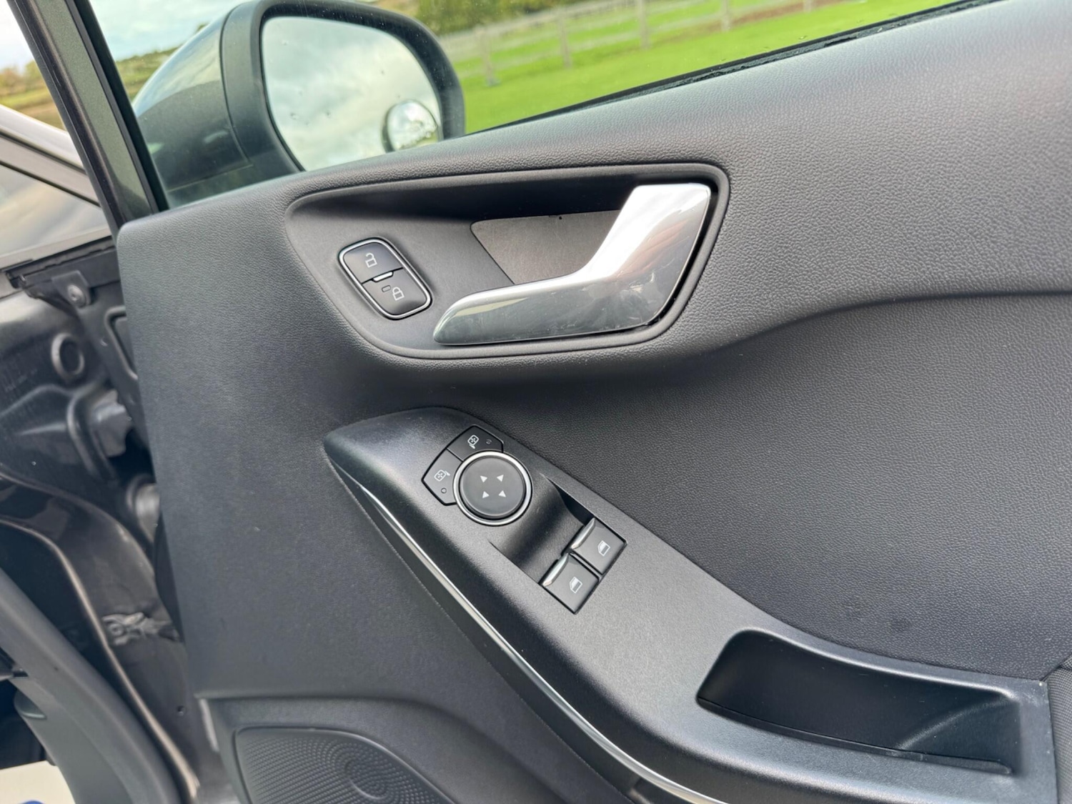 Used Ford Fiesta 2018 for sale - 76360348: Photo 19