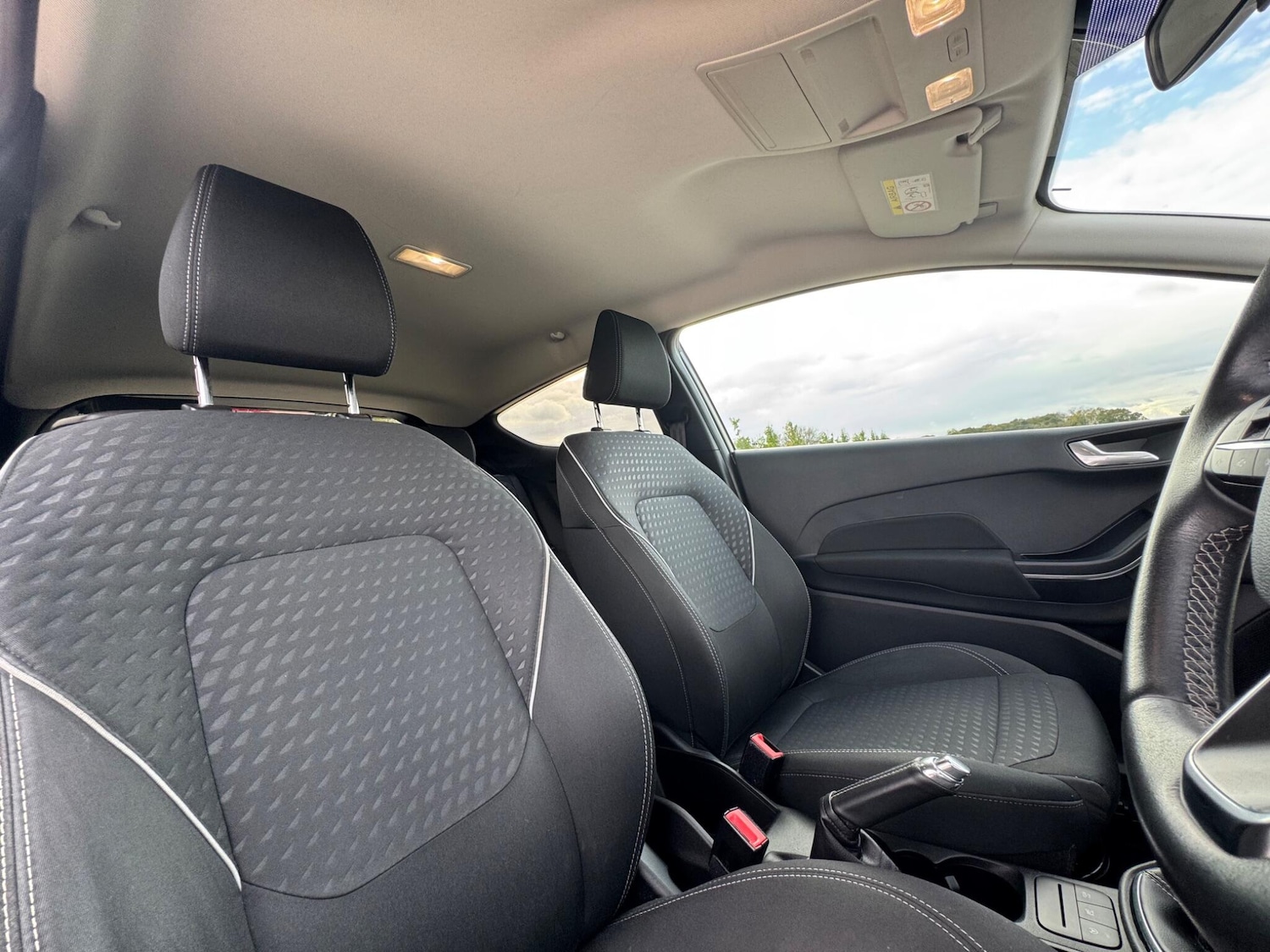 Used Ford Fiesta 2018 for sale - 76360348: Photo 21
