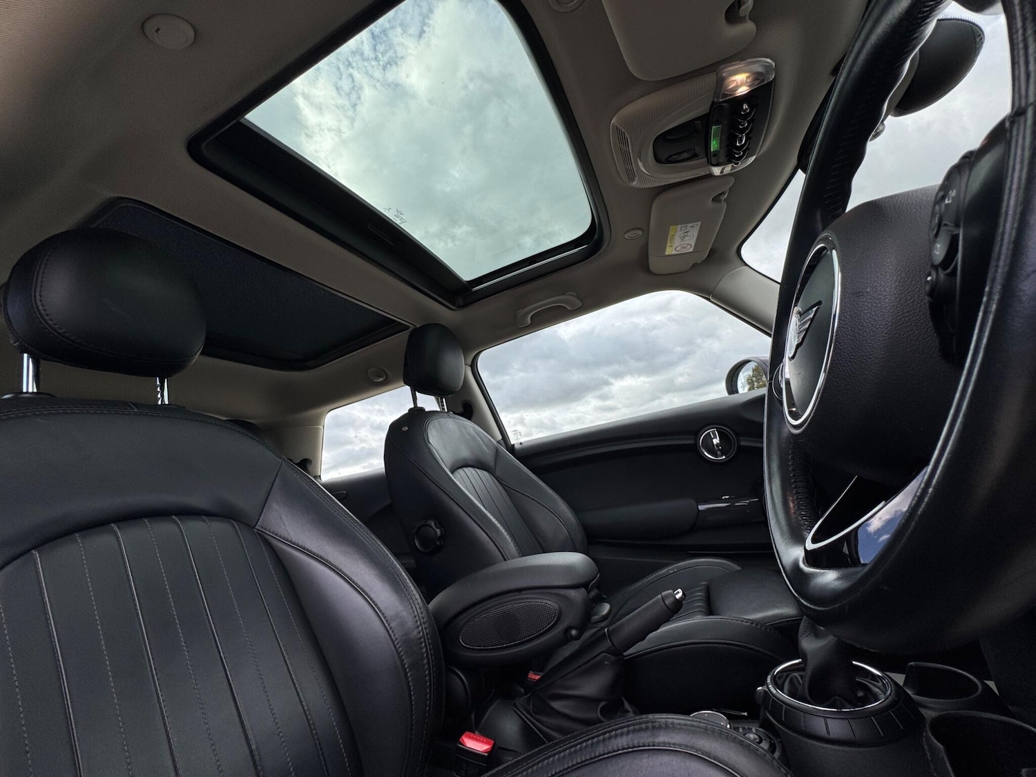 Used MINI Hatch 2016 for sale - 76398910: Photo 24