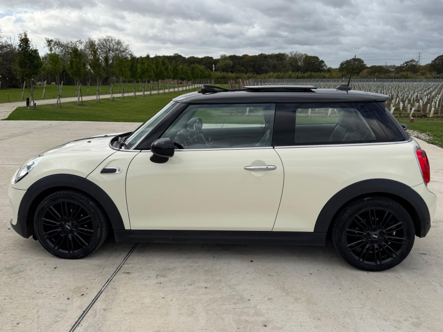 Used MINI Hatch 2016 for sale - 76398910: Photo 4