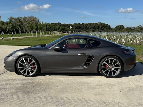 Used Porsche 718 Cayman 2017 for sale - 75768413: Photo 4