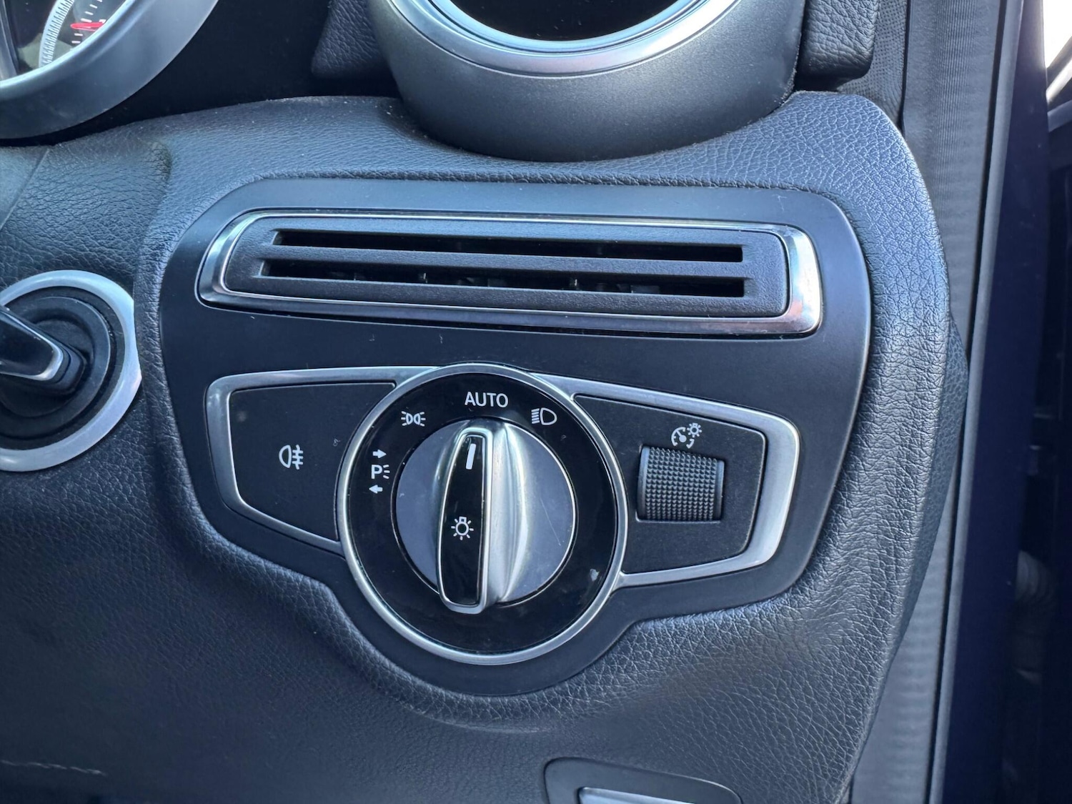 Used Mercedes-Benz C Class 2017 for sale - 76865968: Photo 33