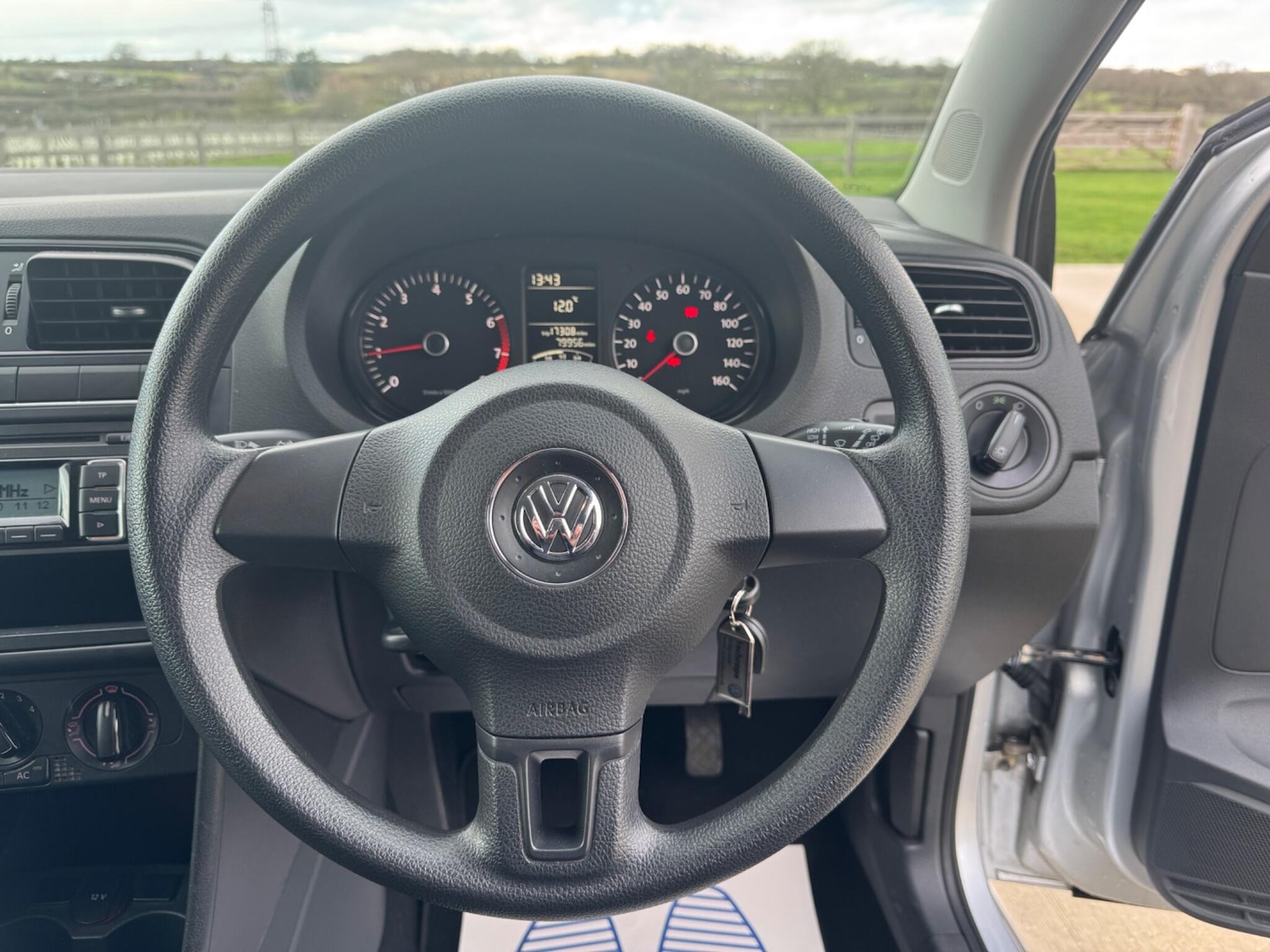 Used Volkswagen Polo 2010 for sale - 77524093: Photo 21