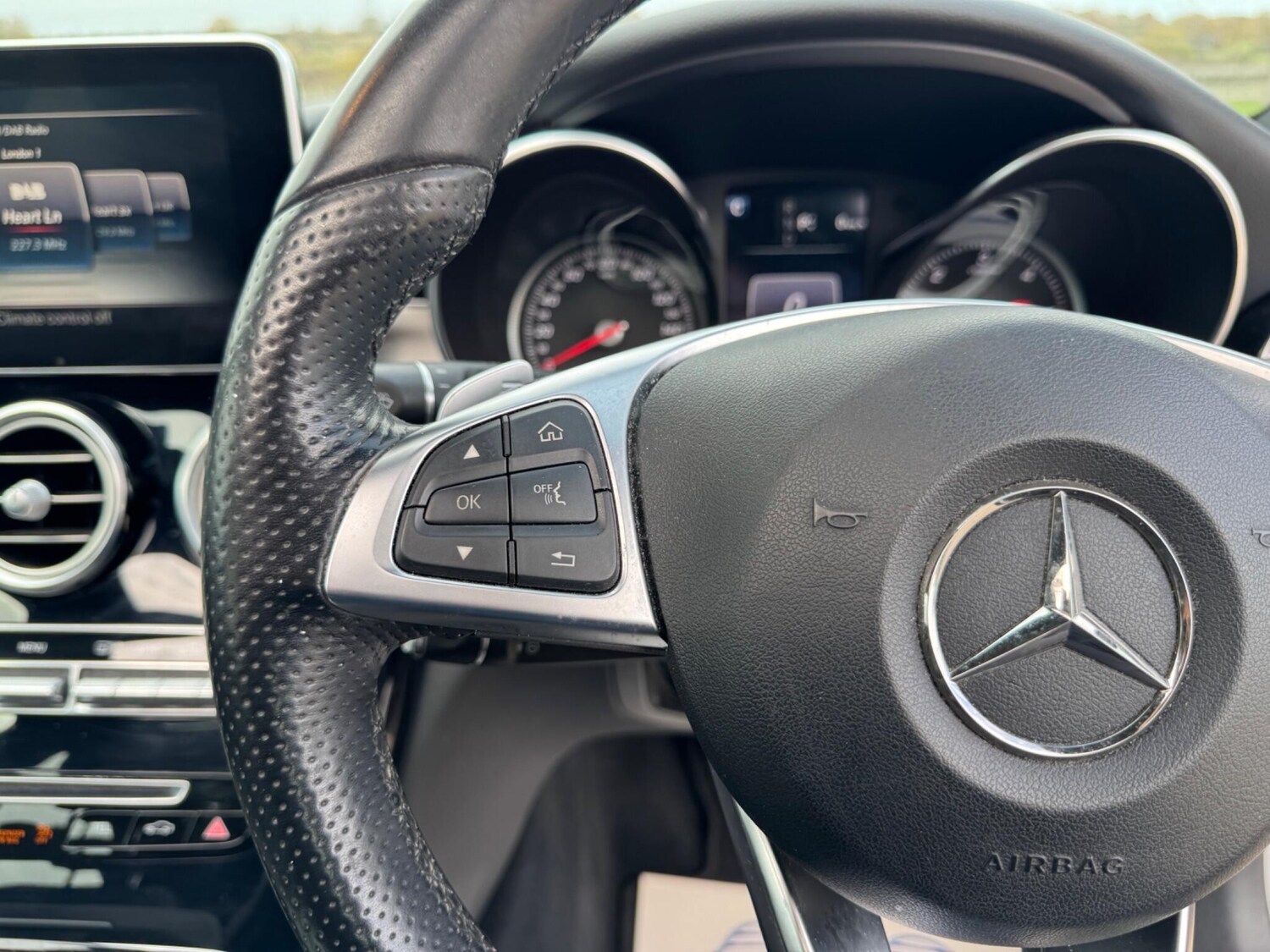 Used Mercedes-Benz C Class 2016 for sale - 76562138: Photo 33