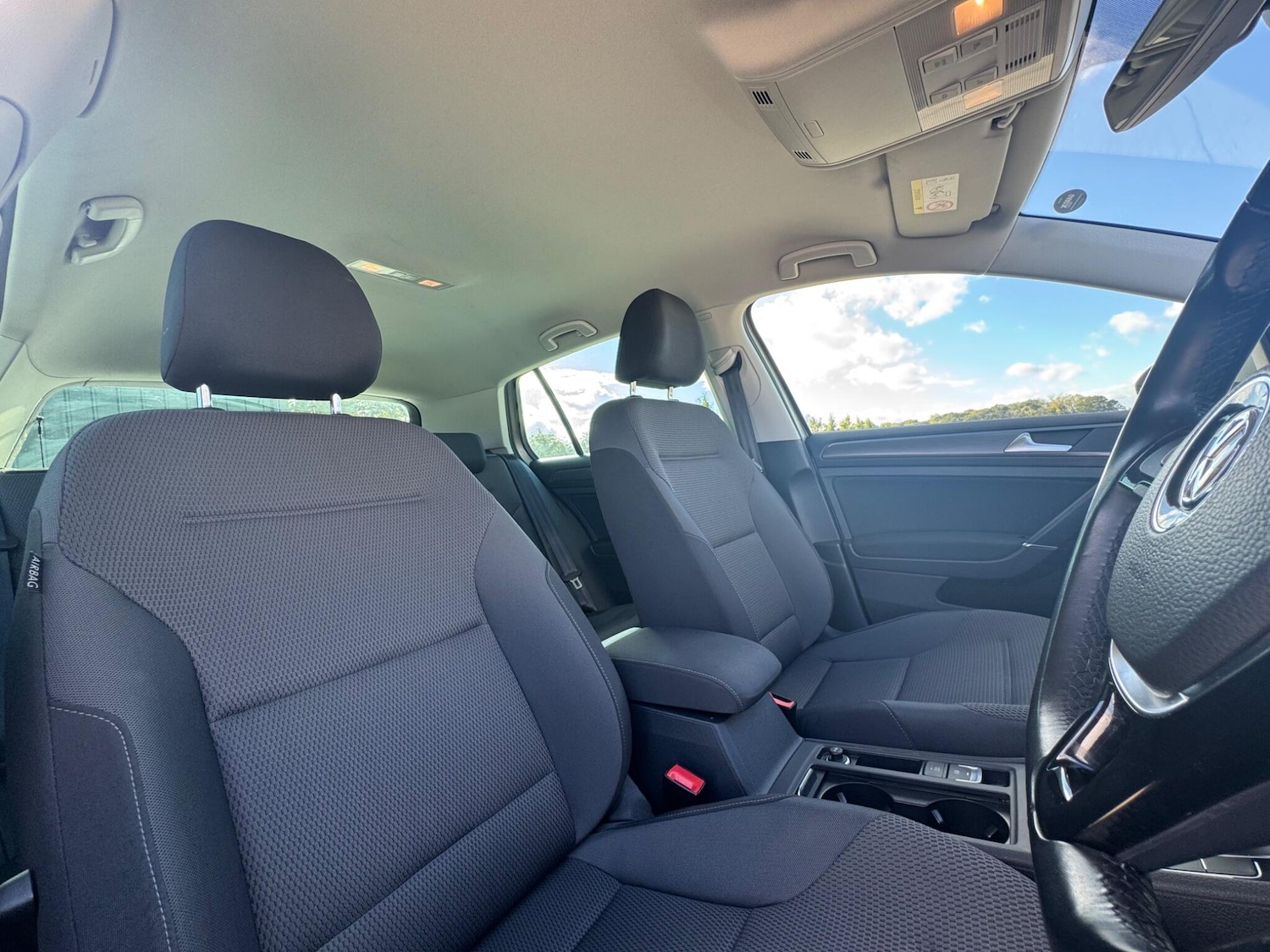 Used Volkswagen Golf 2019 for sale - 76370583: Photo 24
