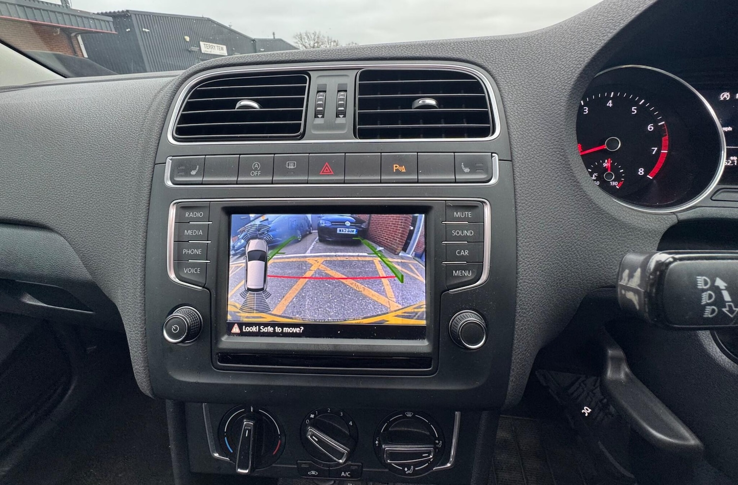 Used Volkswagen Polo for sale - 77853104: Photo 3