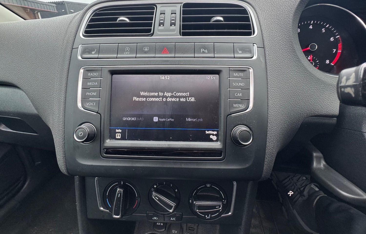 Used Volkswagen Polo for sale - 77853104: Photo 4