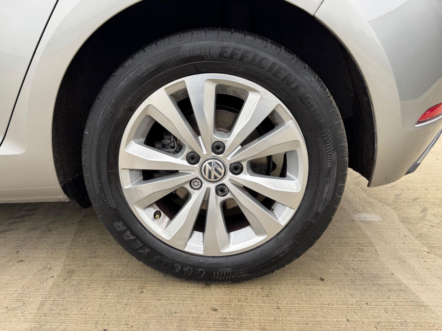 Used Volkswagen Golf 2017 for sale - 76975841: Photo 15