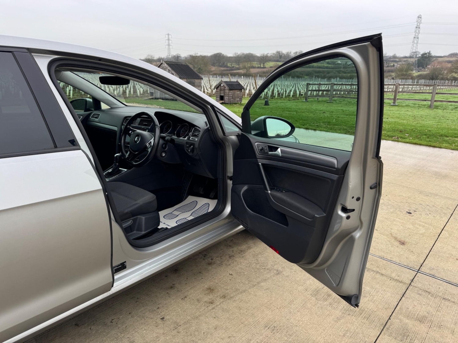 Used Volkswagen Golf 2017 for sale - 76975841: Photo 18