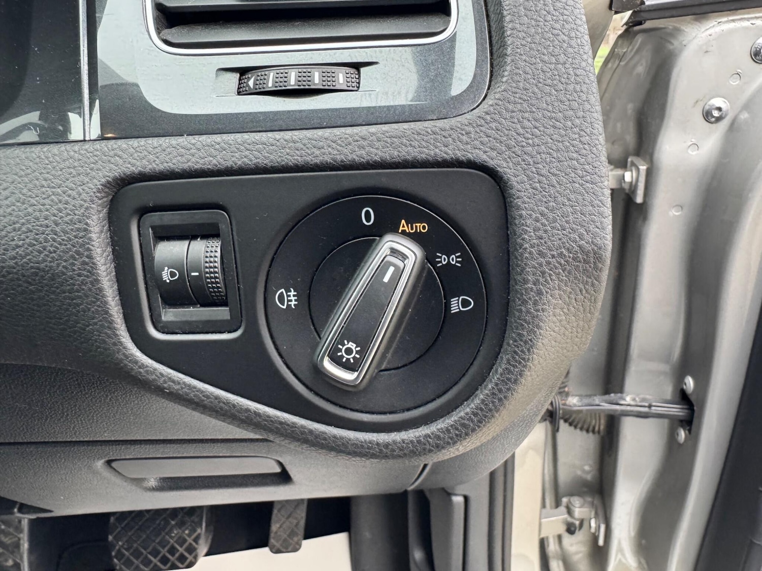 Used Volkswagen Golf 2017 for sale - 76975841: Photo 31