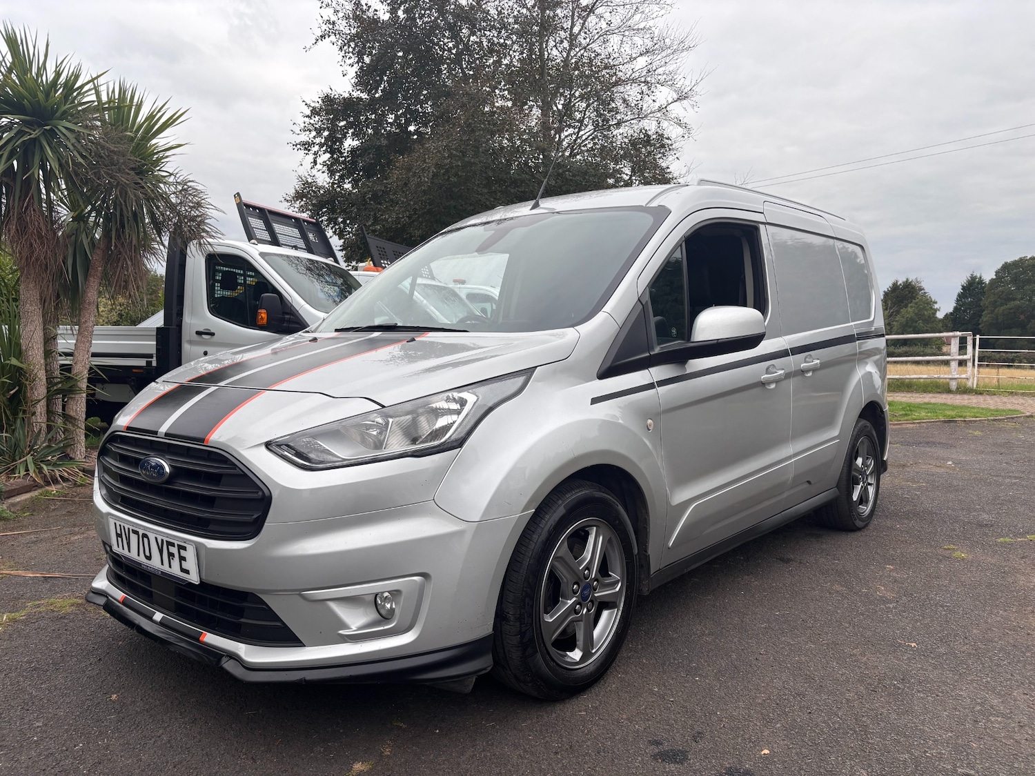 Used Ford Transit Connect 2020 for sale - 77113363: Photo 1
