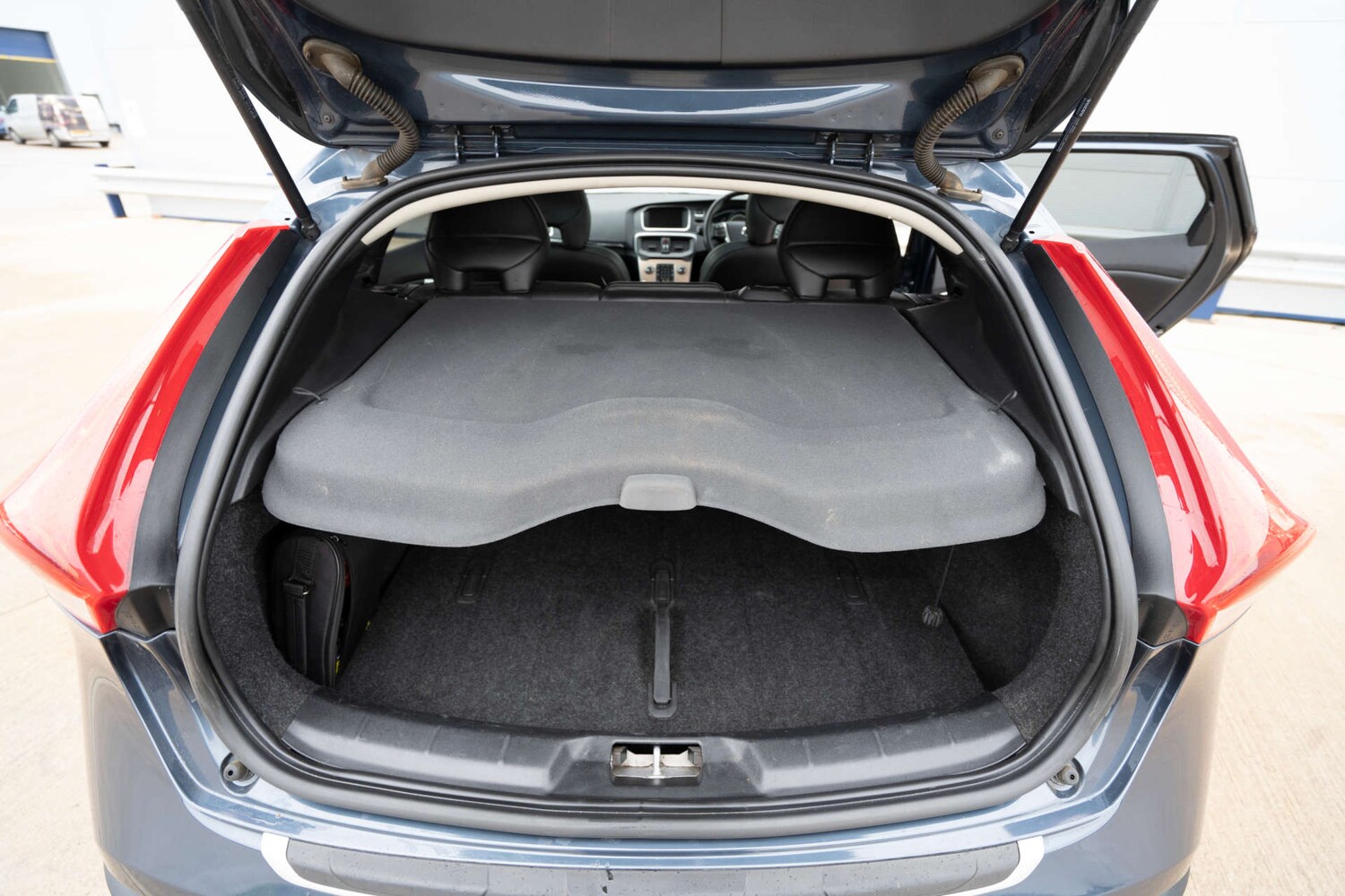 Used Volvo V40 2018 for sale - 76829994: Photo 41