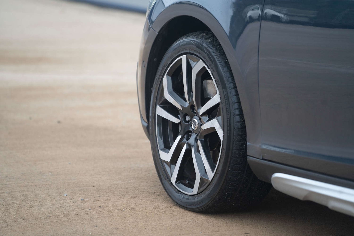 Used Volvo V40 2018 for sale - 76829994: Photo 43