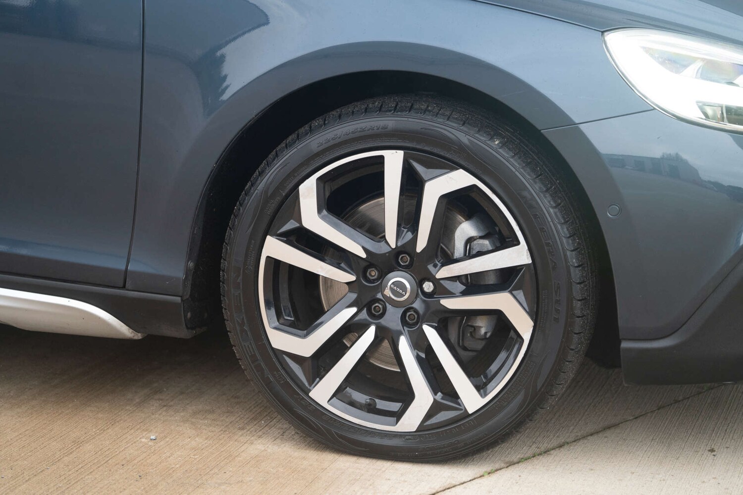 Used Volvo V40 2018 for sale - 76829994: Photo 47