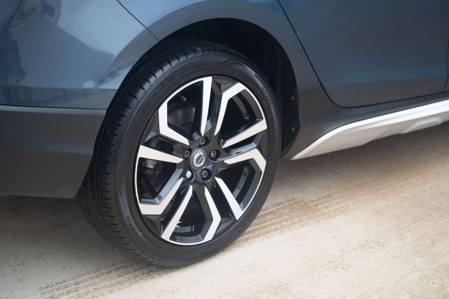 Used Volvo V40 2018 for sale - 76829994: Photo 48