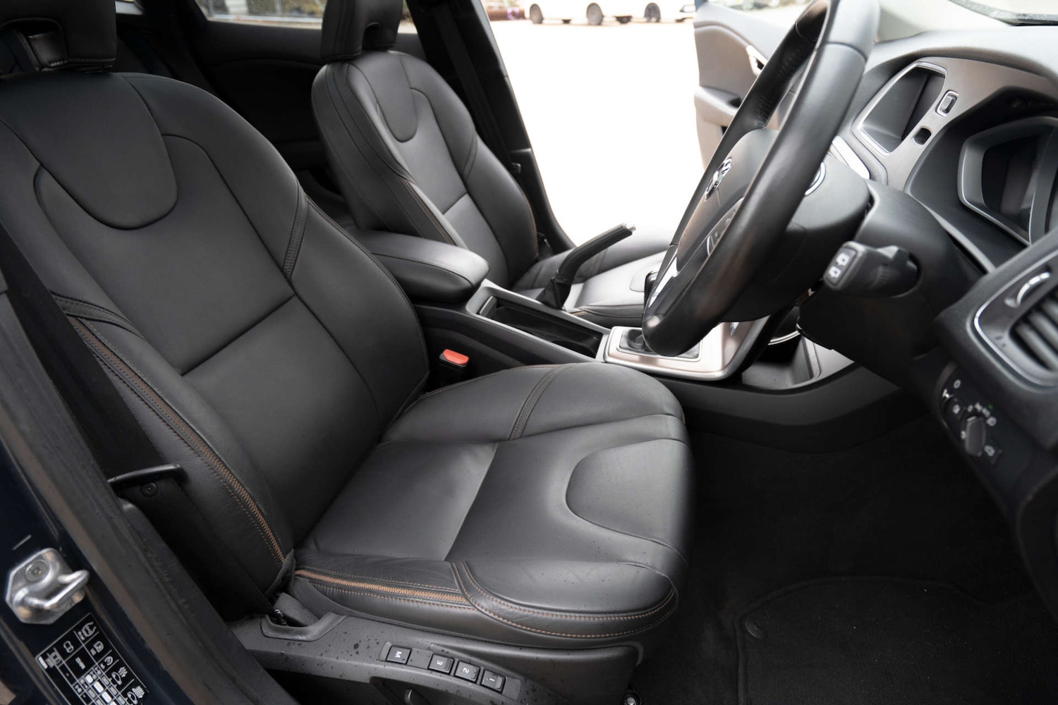 Used Volvo V40 2018 for sale - 76829994: Photo 8