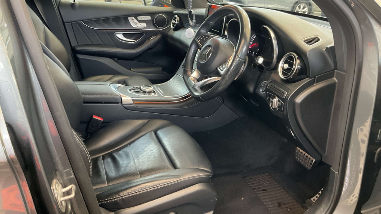 Used Mercedes-Benz GLC 2017 for sale - 77129051: Photo 10