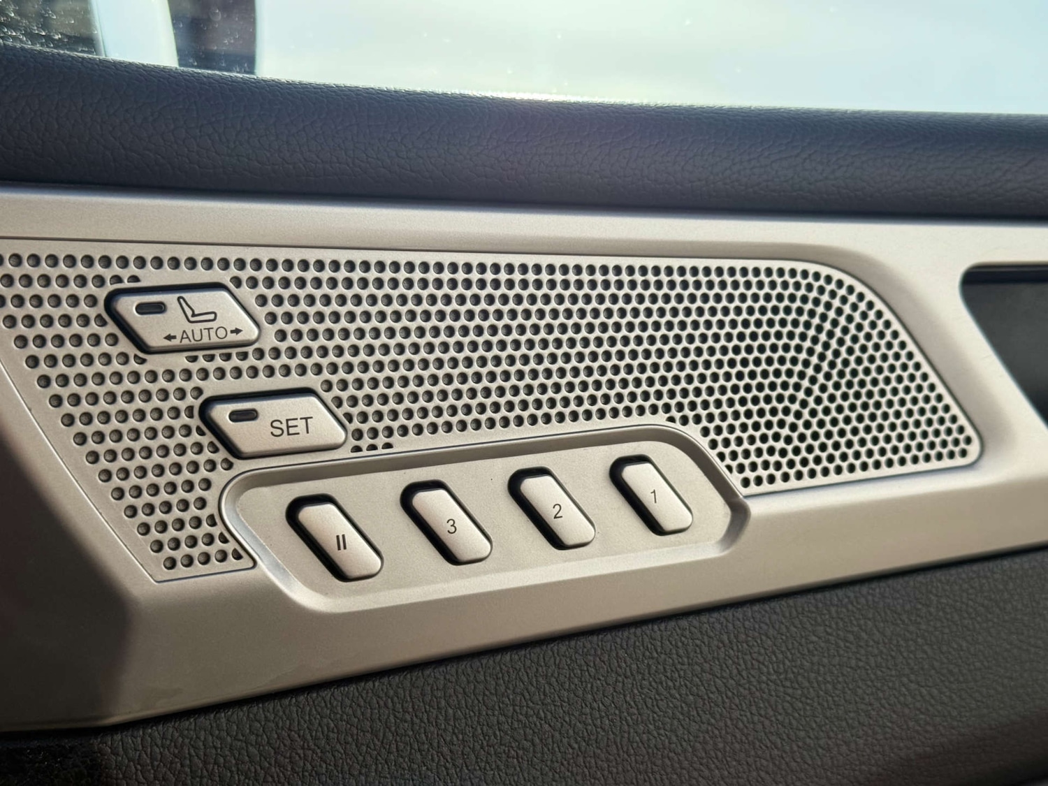 Used Ssangyong Rexton 2018 for sale - 76720228: Photo 17