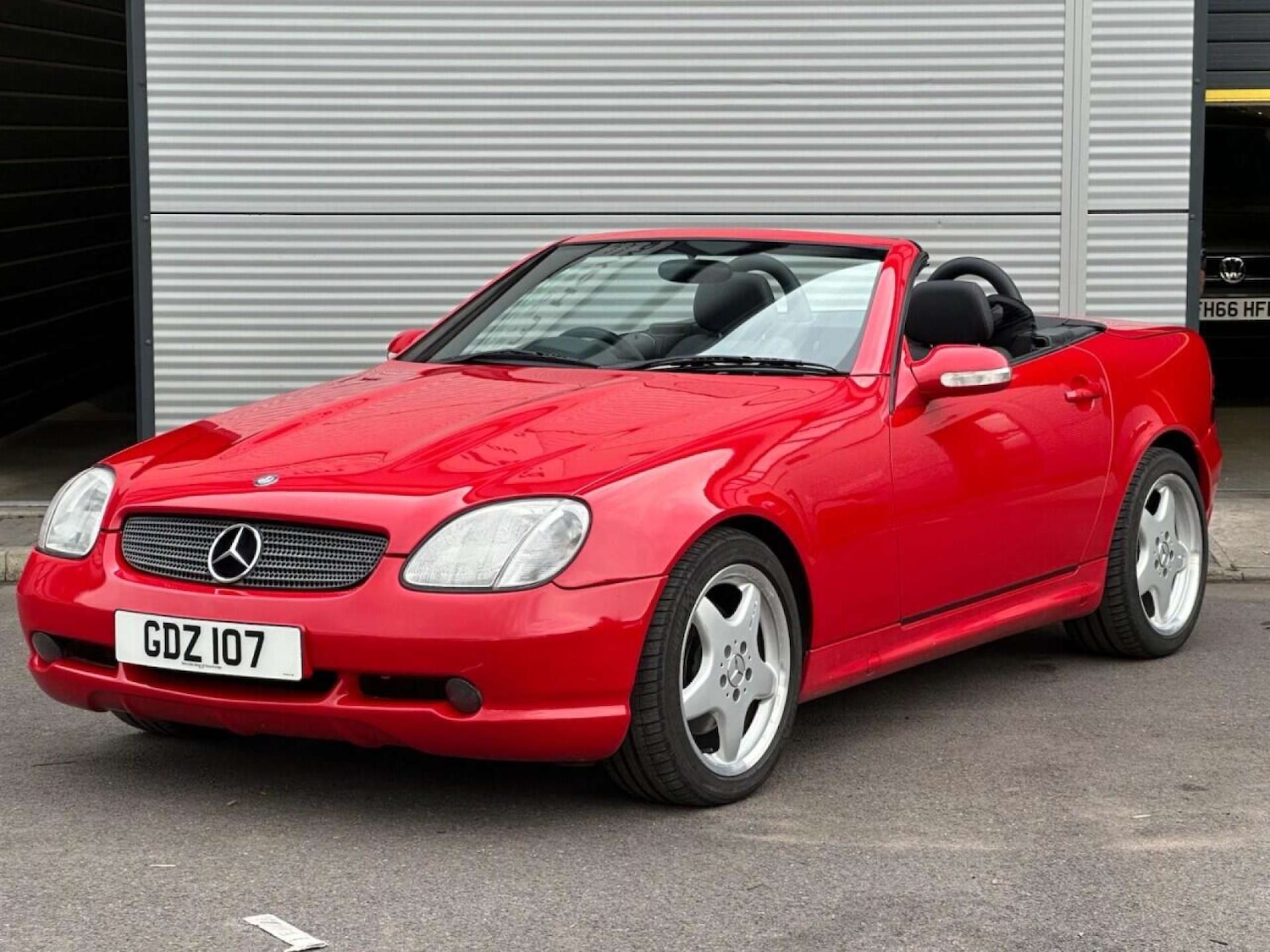Used Mercedes-Benz SLK 2003 for sale - 76720229: Photo 2