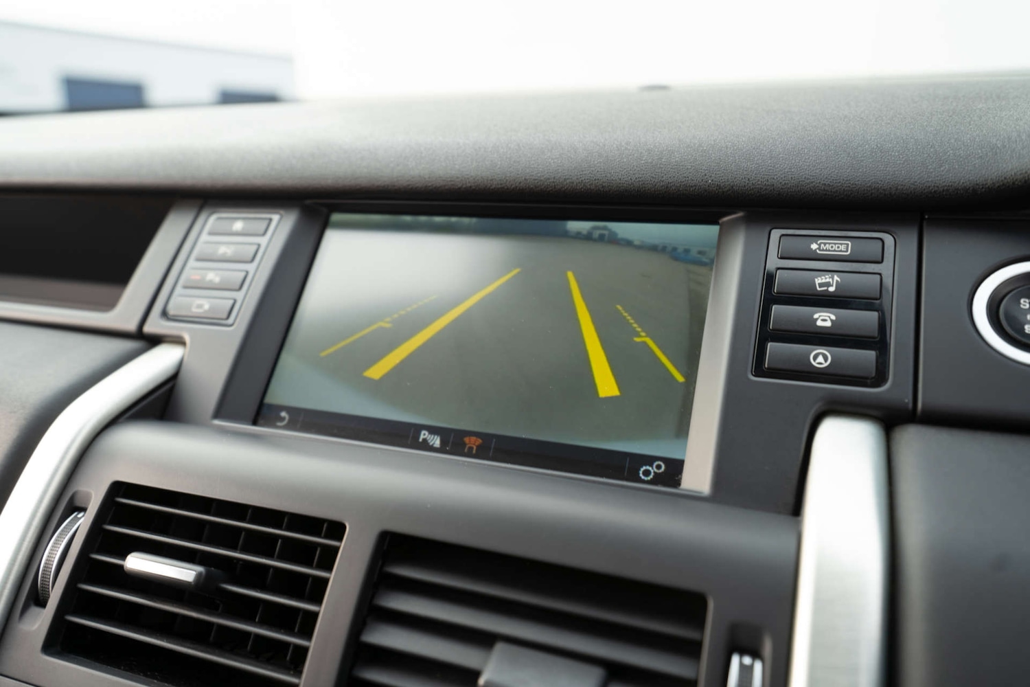 Used Land Rover Discovery Sport 2015 for sale - 76720214: Photo 32