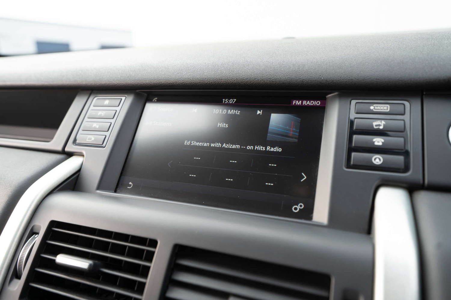 Used Land Rover Discovery Sport 2015 for sale - 76720214: Photo 34