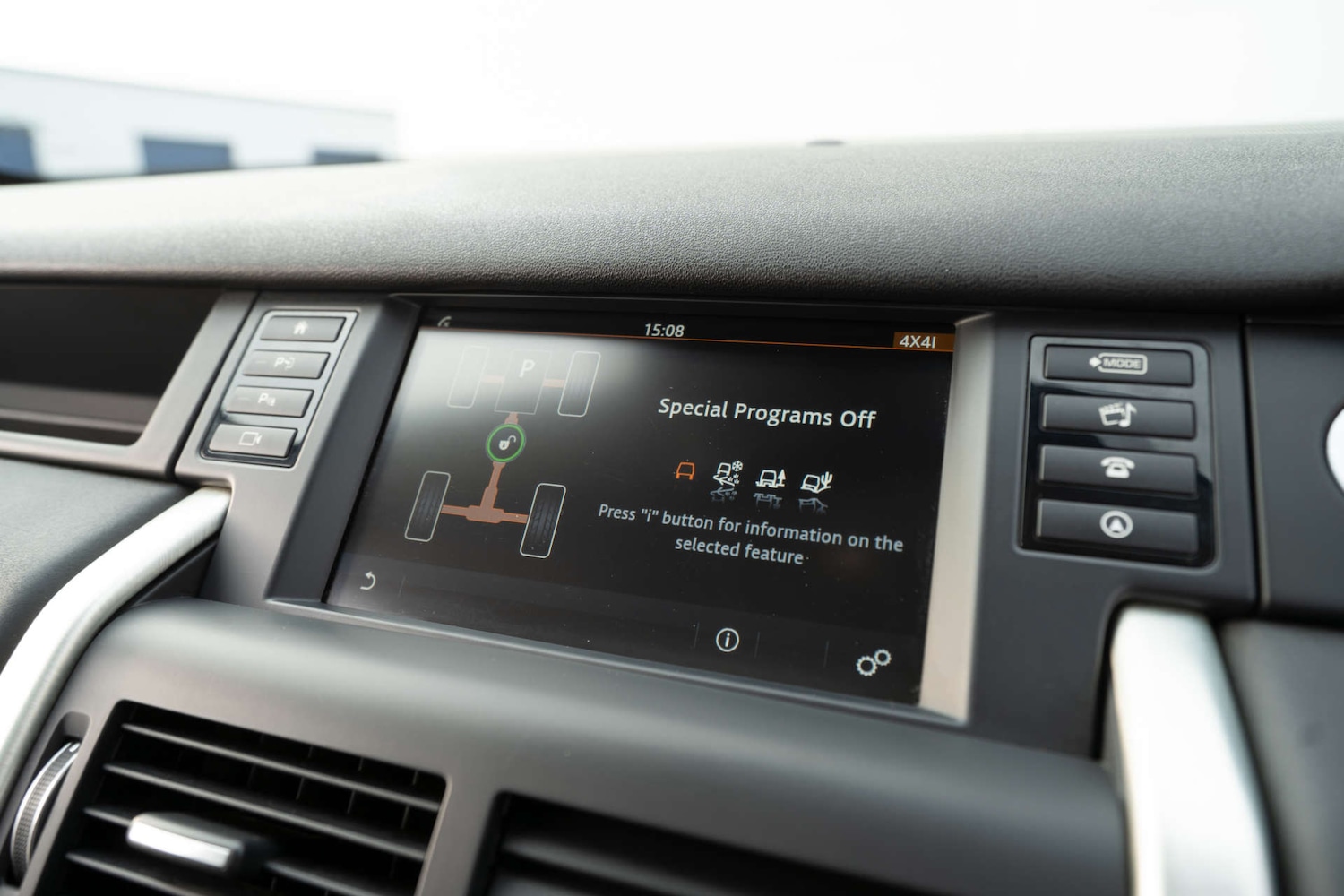 Used Land Rover Discovery Sport 2015 for sale - 76720214: Photo 38