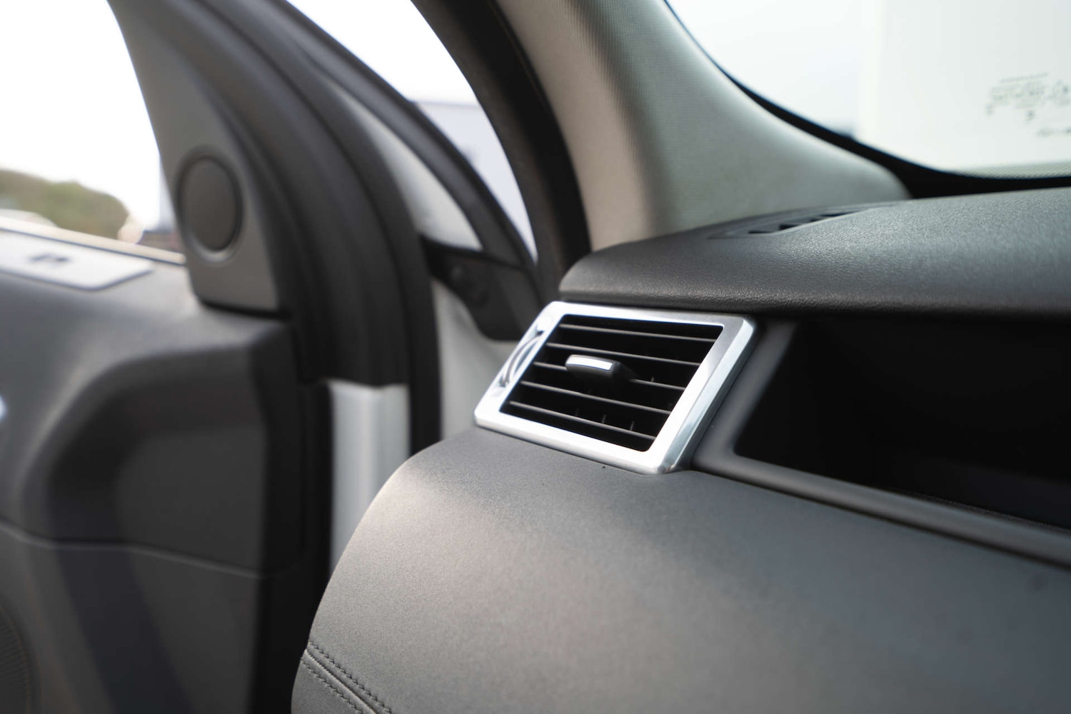 Used Land Rover Discovery Sport 2015 for sale - 76720214: Photo 41