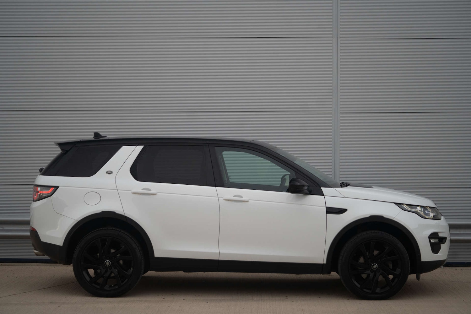 Used Land Rover Discovery Sport 2015 for sale - 76720214: Photo 86