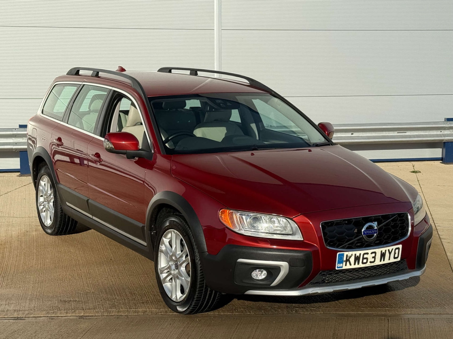 Used Volvo XC70 2014 for sale - 76830214: Photo 1
