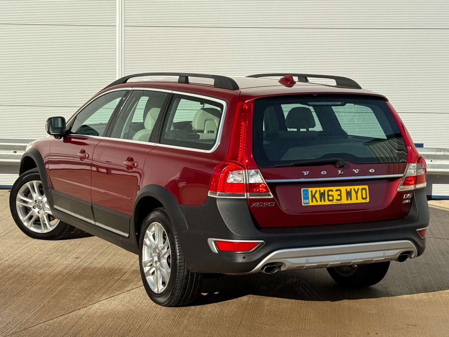 Used Volvo XC70 2014 for sale - 76830214: Photo 4