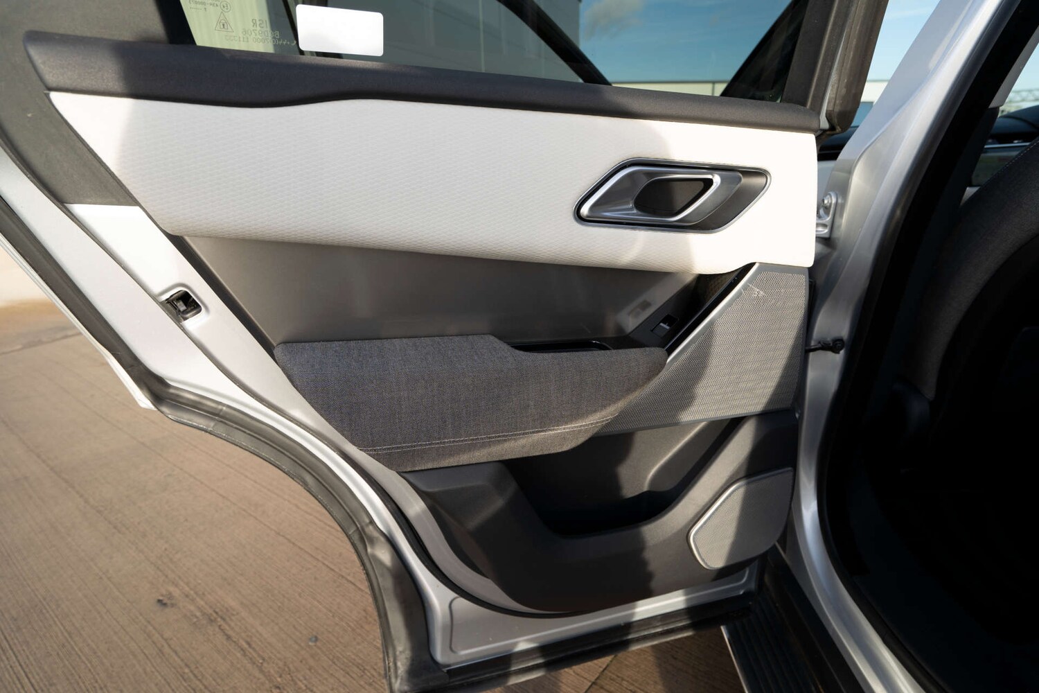 Used Land Rover Range Rover Velar 2017 for sale - 77845589: Photo 41