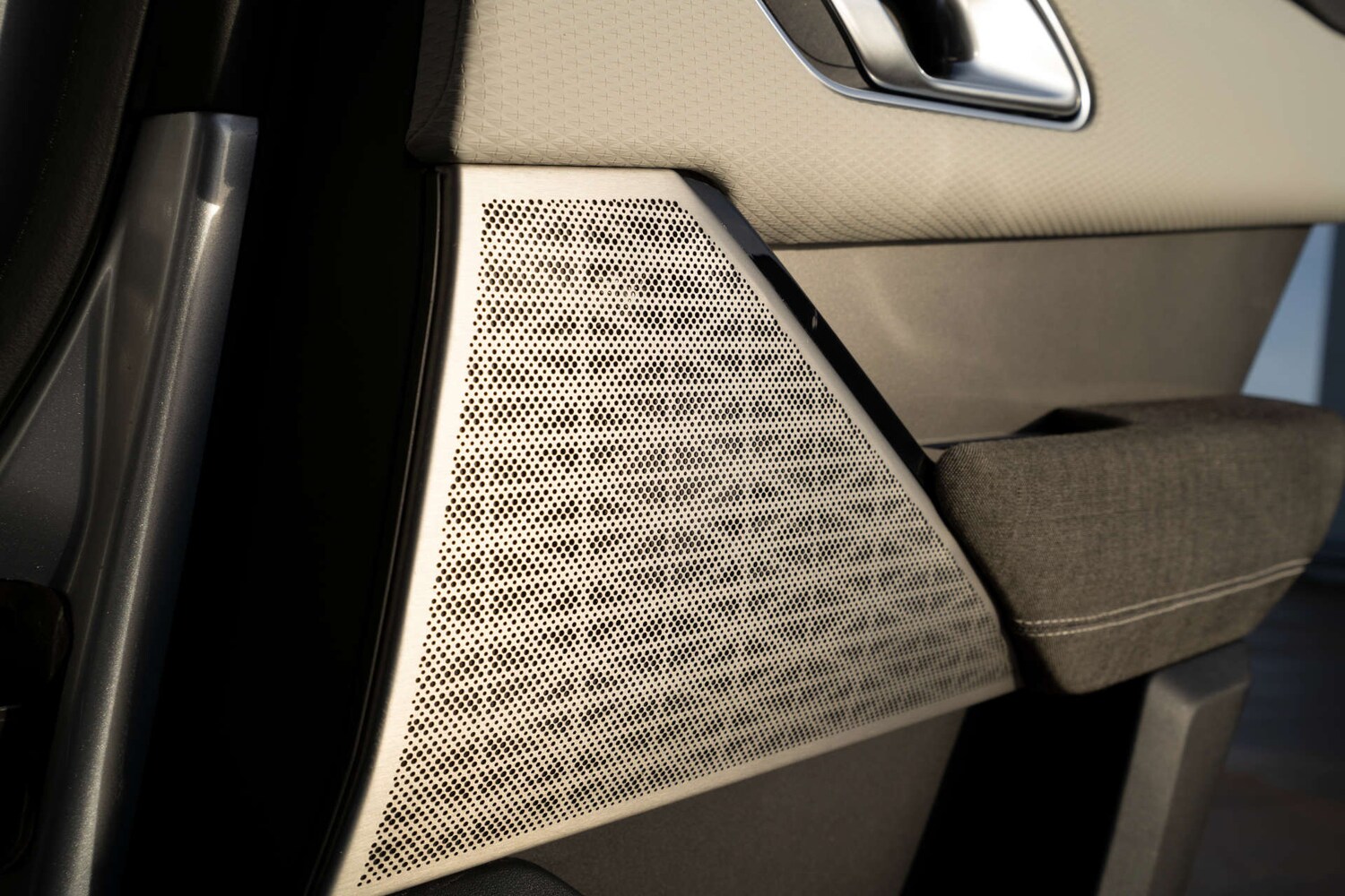 Used Land Rover Range Rover Velar 2017 for sale - 77845589: Photo 44