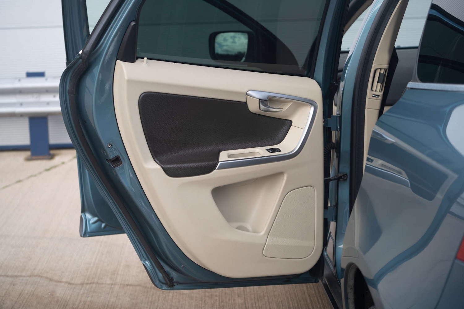 Used Volvo XC60 2008 for sale - 77187830: Photo 30