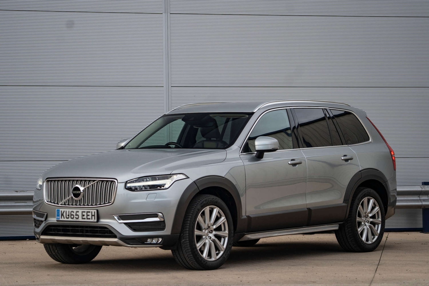 Used Volvo XC90 2015 for sale - 76859428: Photo 2
