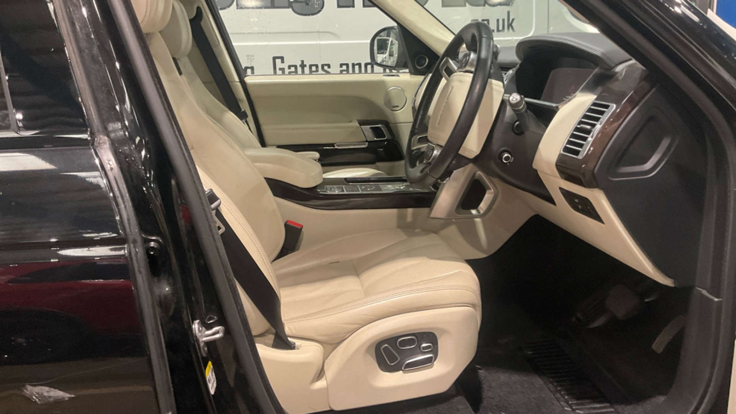 Used Land Rover Range Rover 2014 for sale - 76720230: Photo 6