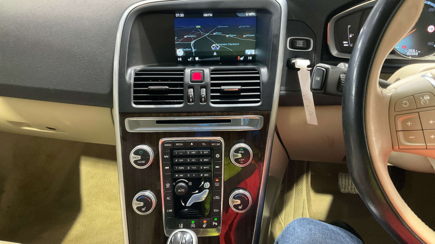 Used Volvo XC60 2015 for sale - 76720221: Photo 11