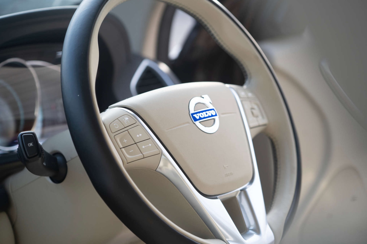 Used Volvo XC60 2015 for sale - 76720221: Photo 12