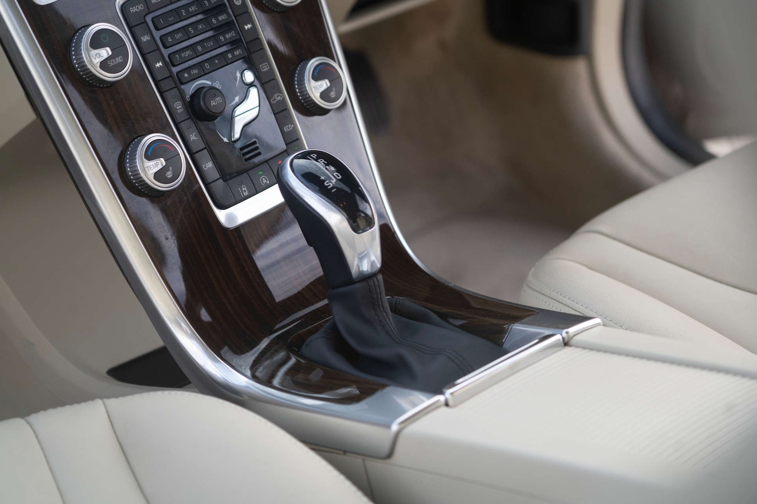 Used Volvo XC60 2015 for sale - 76720221: Photo 15