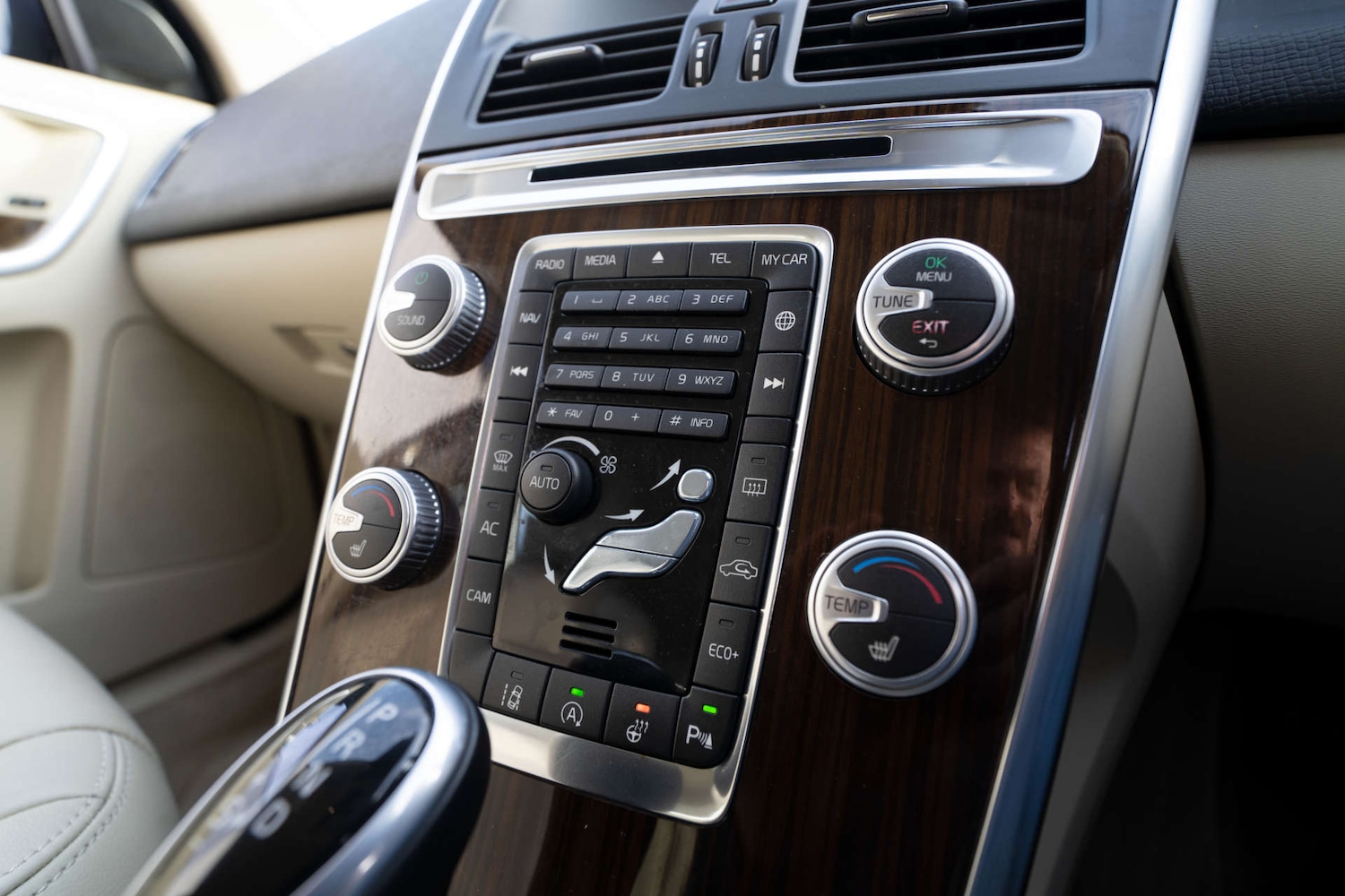 Used Volvo XC60 2015 for sale - 76720221: Photo 24