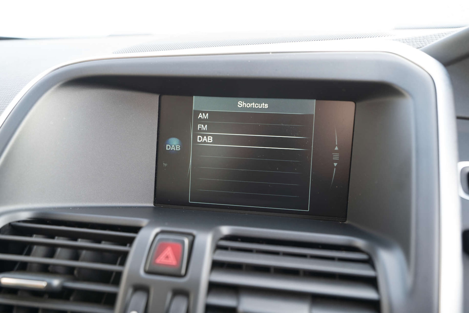 Used Volvo XC60 2015 for sale - 76720221: Photo 27