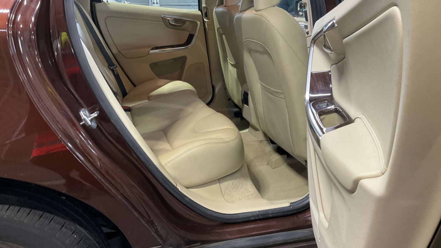 Used Volvo XC60 2015 for sale - 76720221: Photo 3